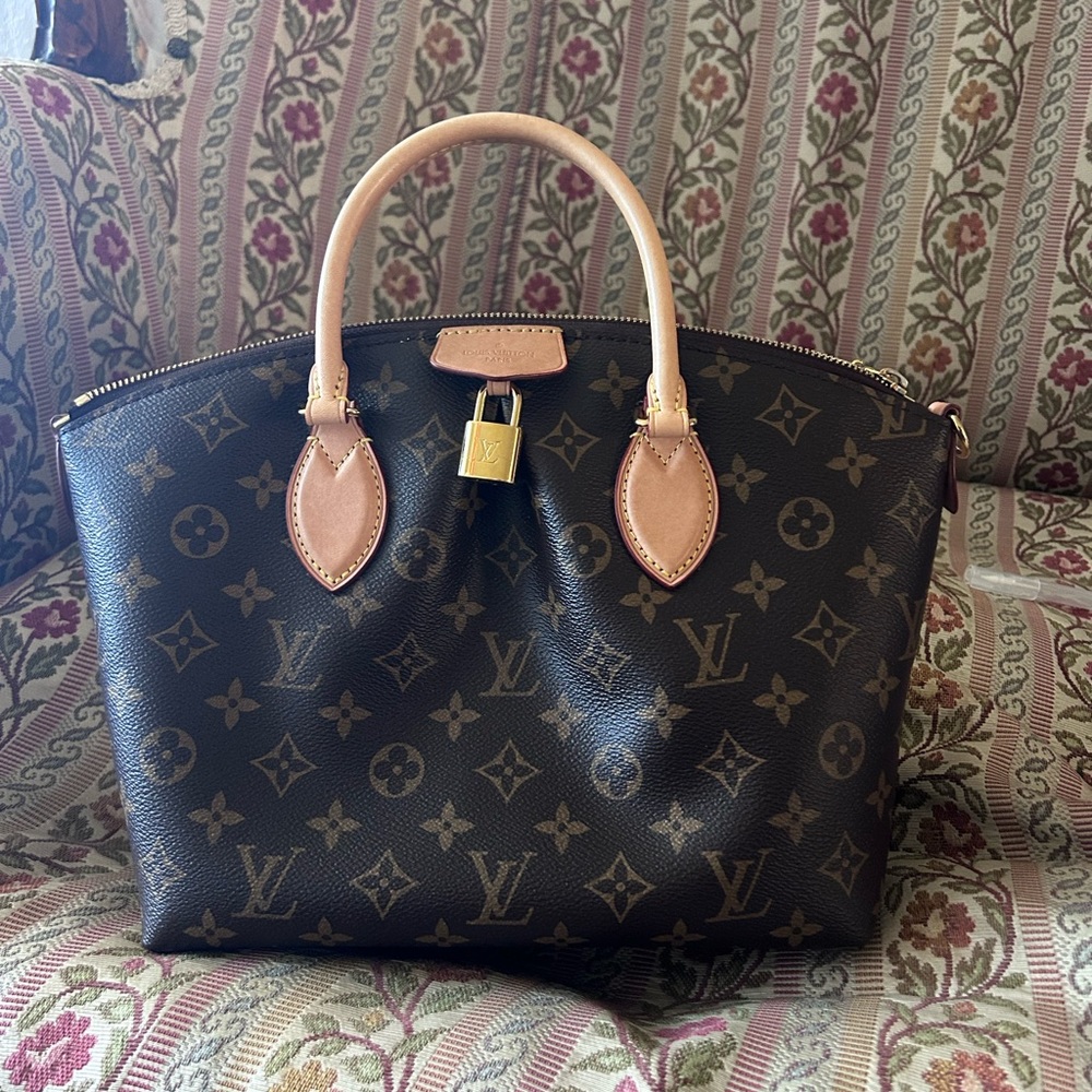 Like new Louis Vuitton Monogram Boetie PM!